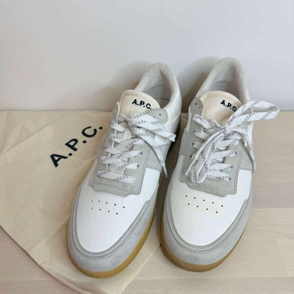 New A.P.C plain sneakers size 41